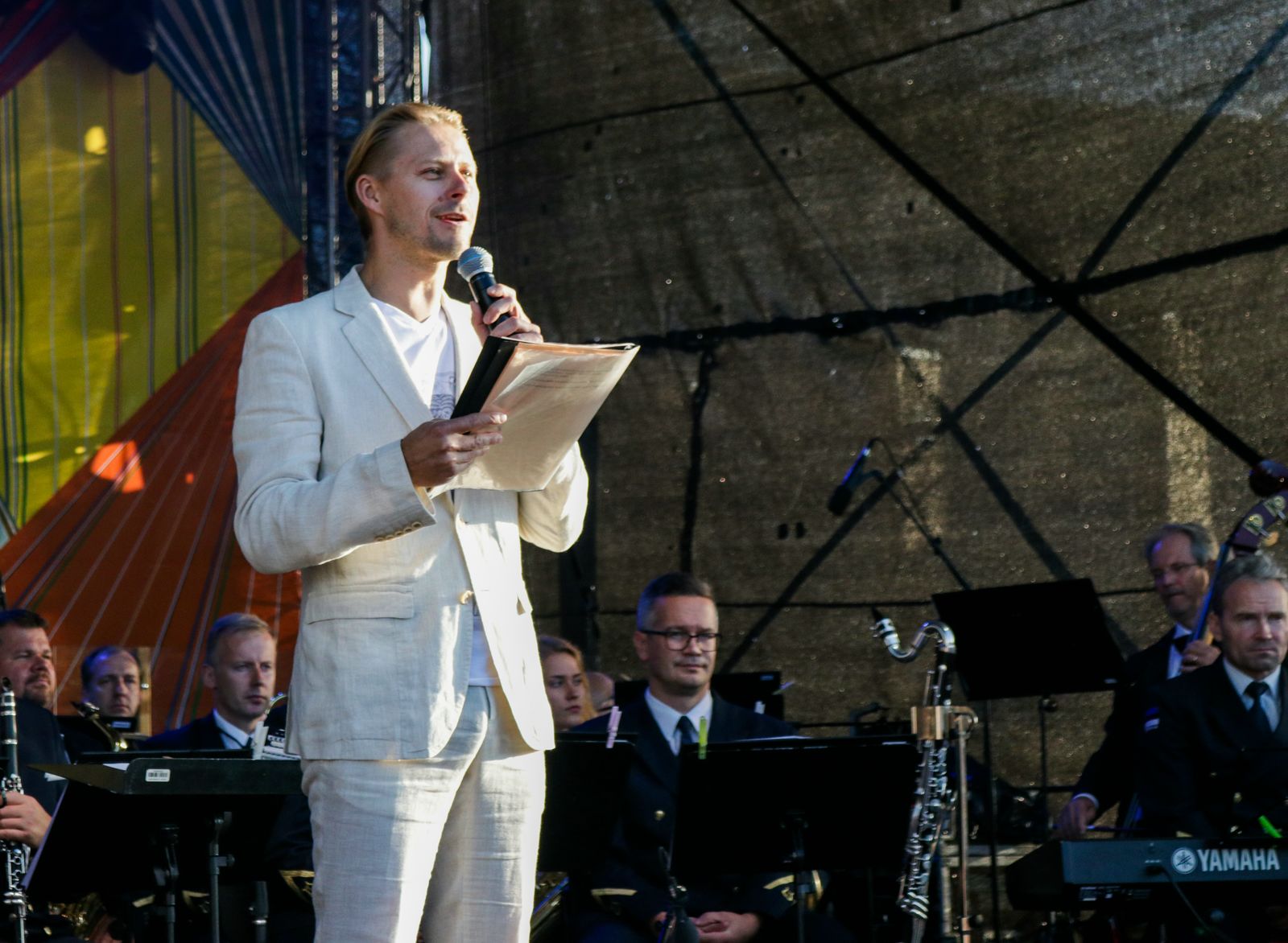 Mööda piiri
